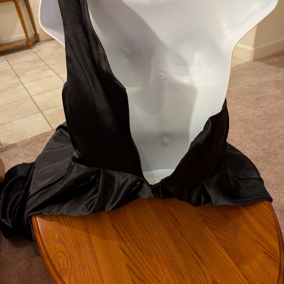 Hebeos Black One-Shoulder Floor Length Gown, Size M - NEW - Picture 9 of 14